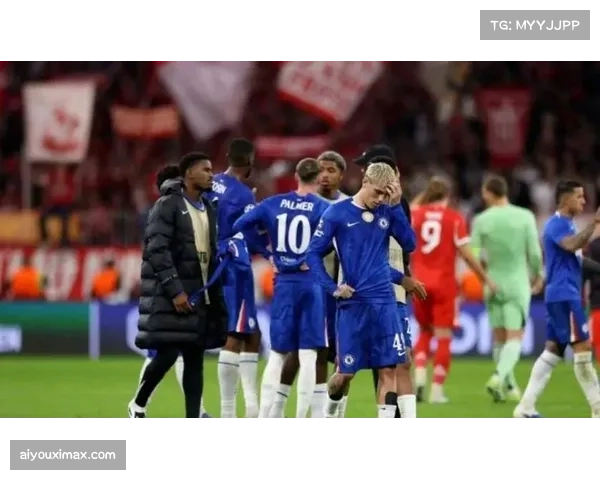 英联杯赛场：切尔西半场三球领先狼队，桑托斯贡献传射