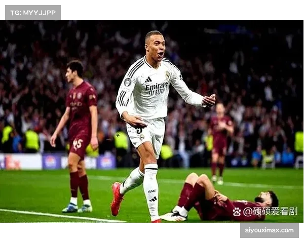 姆巴佩防守零贡献成皇马隐患,前场滞留致左路成对手突破口 姆巴佩防守零贡献成皇马隐患,前场滞留致左路成对手突破口